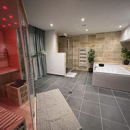 Appartement Appart Spa Privatif Laon Extérieur photo